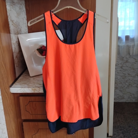 Lululemon Pump It Up TankLight Flare / Inkwell, Size 4 - Picture 8 of 16